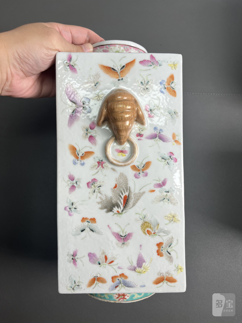 清光绪  粉彩百蝶图象耳琮式瓶 - 图4